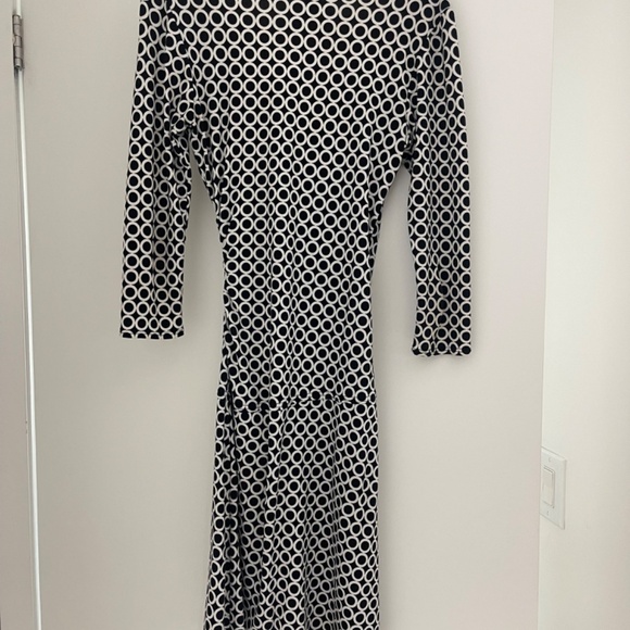 Laundry by Shelli Segal black and white geometric wrap dress - Picture 4 of 4